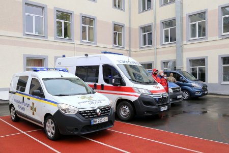 Со стрельбой и спецназом: в гимназии № 4 прошли учения по обезвреживанию террориста (фоторепортаж)