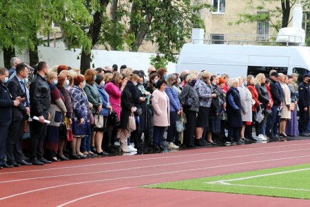 Со стрельбой и спецназом: в гимназии № 4 прошли учения по обезвреживанию террориста (фоторепортаж)