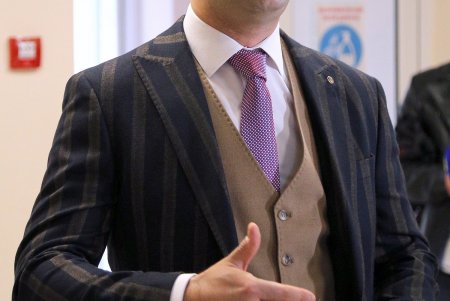 Со стрельбой и спецназом: в гимназии № 4 прошли учения по обезвреживанию террориста (фоторепортаж)