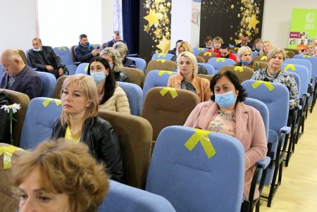 Со стрельбой и спецназом: в гимназии № 4 прошли учения по обезвреживанию террориста (фоторепортаж)