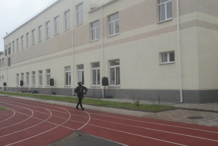 «Одесскую гимназию № 4 захватил террорист»: состоялось учебное занятие, как действовать в чрезвычайной ситуации (фото)
