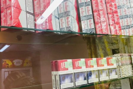 В подземном переходе на Привокзальной площади изъяли более двух тысяч пачек контрабандных сигарет