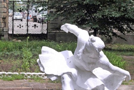 Умытый дождем и утопающий в зелени санаторий «Аркадия» (фоторепортаж) 
