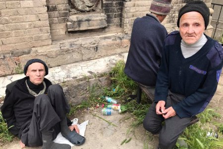 Без еды и воды: на втором Христианском кладбище нашли трех брошенных инвалидов (фото)