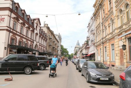 Центр Одессы стал пешеходным (фоторепортаж)