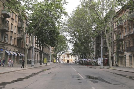 Центр Одессы стал пешеходным (фоторепортаж)