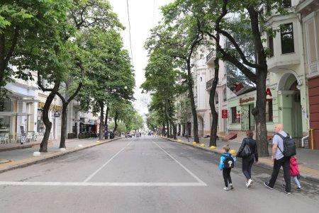 Центр Одессы стал пешеходным (фоторепортаж)
