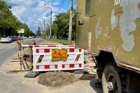 В Одессе проводится ремонт двух участков магистральных теплосетей (фото)
