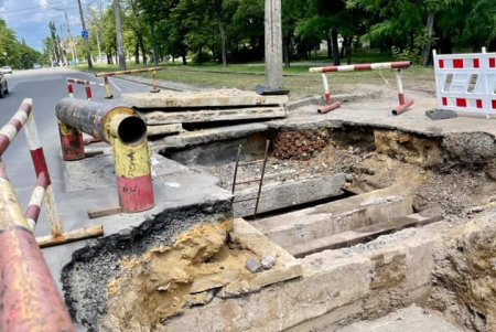 В Одессе проводится ремонт двух участков магистральных теплосетей (фото)