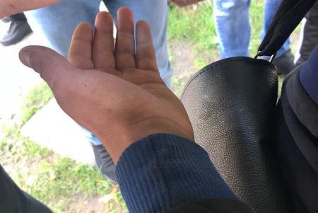 Пограничник Одесской области требовал взятку за переправку спортивного питания