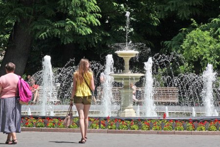 Летняя Одесса вся у фонтанов (фоторепортаж) 