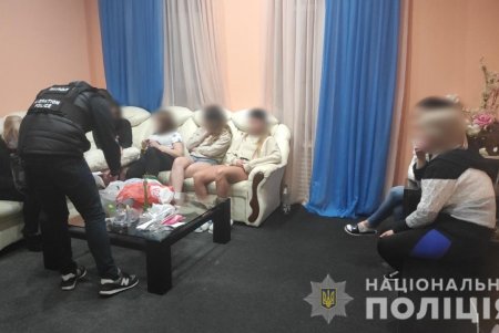 Сразу десять борделей выявили в Одессе: на более 30 проституток составили админпротоколы (фото, видео)