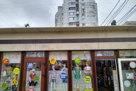 В Одессе демонтировали 69 незаконных рекламных вывесок (фото)