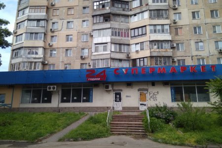 В Одессе демонтировали 69 незаконных рекламных вывесок (фото)