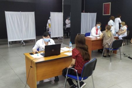 Центры массовой вакцинации снова открыли свои двери: одесситы могут сделать прививки от COVID-19 в течение всего дня (фото)