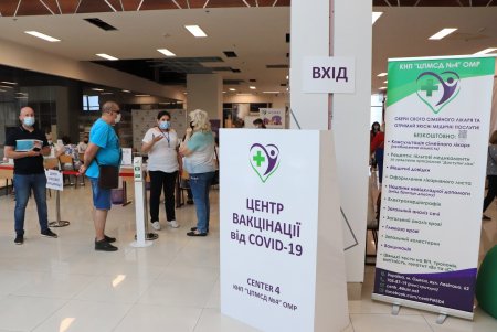 Почти 1700 одесситов получили прививку от COVID-19 в центрах массовой вакцинации, развернутых 13 июня (фото, видео)