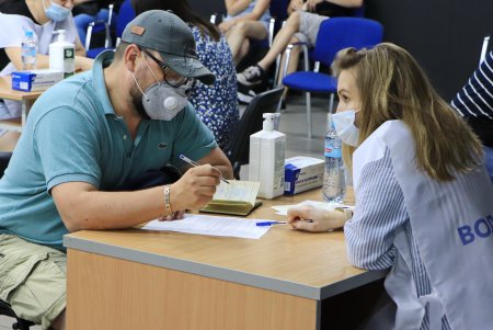 Почти 1700 одесситов получили прививку от COVID-19 в центрах массовой вакцинации, развернутых 13 июня (фото, видео)