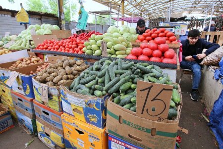 Почем «вкус июня» на «Привозе» (фоторепортаж) 