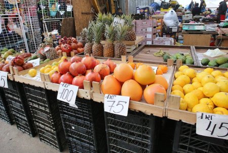 Почем «вкус июня» на «Привозе» (фоторепортаж) 