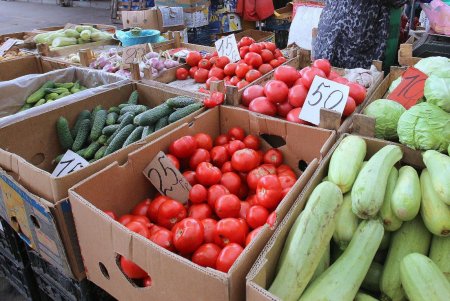 Почем «вкус июня» на «Привозе» (фоторепортаж) 