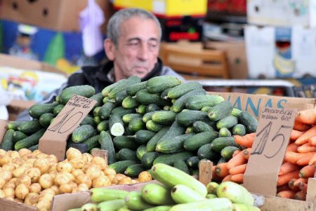 Почем «вкус июня» на «Привозе» (фоторепортаж) 