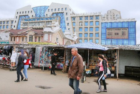 Почем «вкус июня» на «Привозе» (фоторепортаж) 