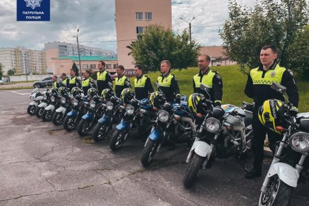 Полицейские на мотоциклах заступают на патрулирование одесских улиц (фото)