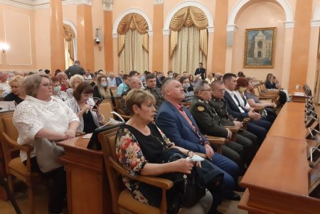 В мэрии медицинских работников поздравили с профессиональным праздником и вручили награды (фото)