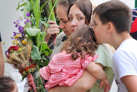 День Святой Троицы отмечают жители Одессы (фоторепортаж)