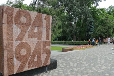 Одесситы почтили память жертв Второй мировой войны (фоторепортаж)