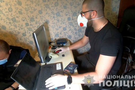 Пятерых жителей региона подозревают в участии в группировке, распространявшей детскую порнографию (фото, видео)
