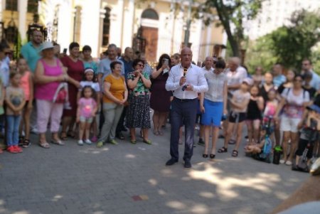 «Самый легендарный район города Молдаванка будет чувствовать себя на все сто!», - мэр на открытии Алексеевского сквера после реставрации (фото)