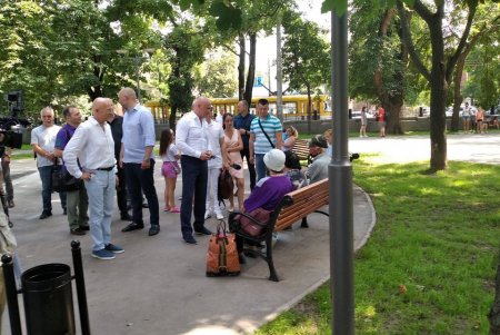 «Самый легендарный район города Молдаванка будет чувствовать себя на все сто!», - мэр на открытии Алексеевского сквера после реставрации (фото)