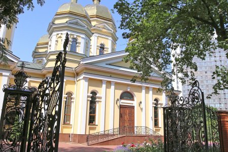 Алексеевский сквер торжественно открыли после реставрации (фоторепортаж)