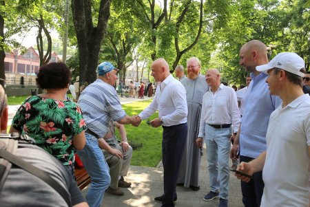 Алексеевский сквер торжественно открыли после реставрации (фоторепортаж)