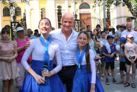 Алексеевский сквер торжественно открыли после реставрации (фоторепортаж)