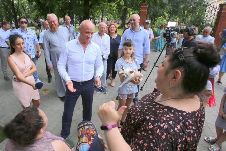 Алексеевский сквер торжественно открыли после реставрации (фоторепортаж)