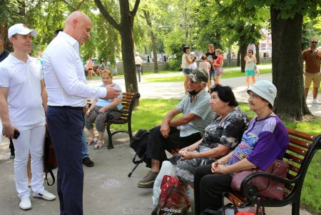 Алексеевский сквер торжественно открыли после реставрации (фоторепортаж)