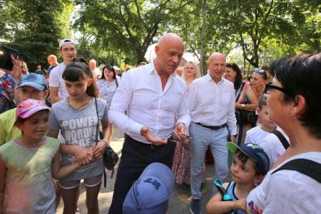 Алексеевский сквер торжественно открыли после реставрации (фоторепортаж)