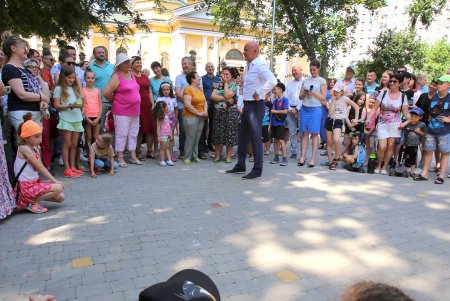 Алексеевский сквер торжественно открыли после реставрации (фоторепортаж)