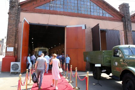 В вагонном депо «Одесгорэлектротранса» состоялся концерт под руководством Хобарта Эрла (фоторепортаж)