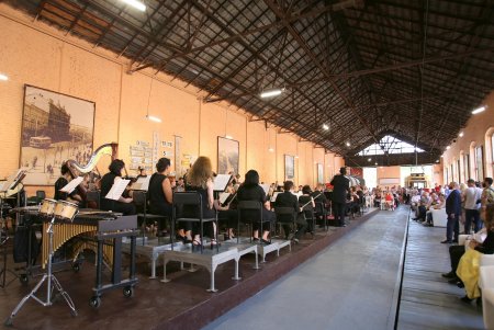 В вагонном депо «Одесгорэлектротранса» состоялся концерт под руководством Хобарта Эрла (фоторепортаж)