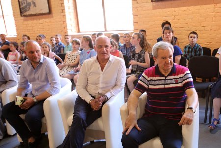 В вагонном депо «Одесгорэлектротранса» состоялся концерт под руководством Хобарта Эрла (фоторепортаж)