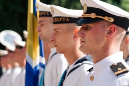 День Конституции: одесситы возложили цветы к памятнику Тарасу Шевченко (фото)
