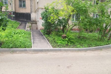 На Академика Вильямса капитально ремонтируют покрытие внутриквартального проезда (фото)