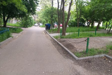 На Академика Вильямса капитально ремонтируют покрытие внутриквартального проезда (фото)