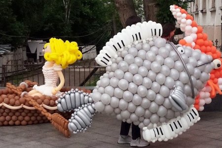 Нептун, Русалка и морские обитатели из 100 тысяч шаров: в городе прошел яркий аэрофестиваль (фото)