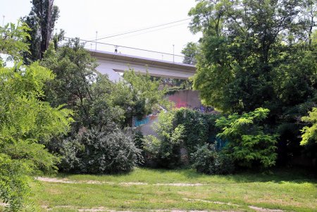 Сквер Жанны Лябурб – место, ожидающее перемены (фоторепортаж)