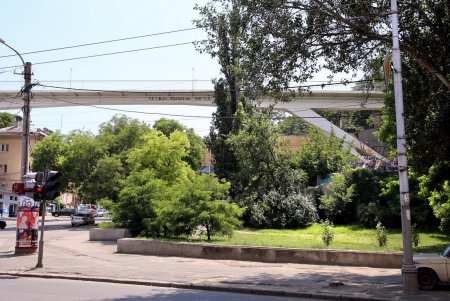 Сквер Жанны Лябурб – место, ожидающее перемены (фоторепортаж)