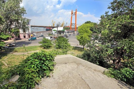 Сквер Жанны Лябурб – место, ожидающее перемены (фоторепортаж)